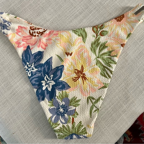 NWT Billabong Ur a Dream Hike Bikini Bottom, High Cut Floral, Size Medium. - Picture 5 of 9